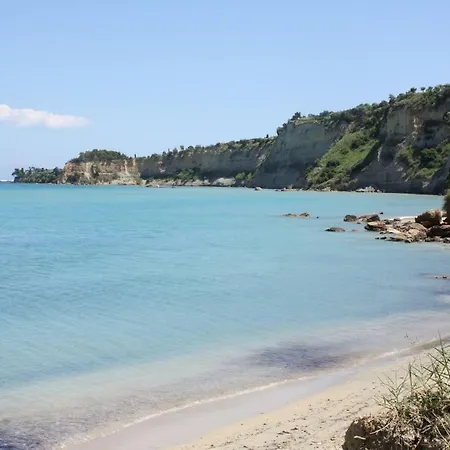 Tassos 2 Asíni
